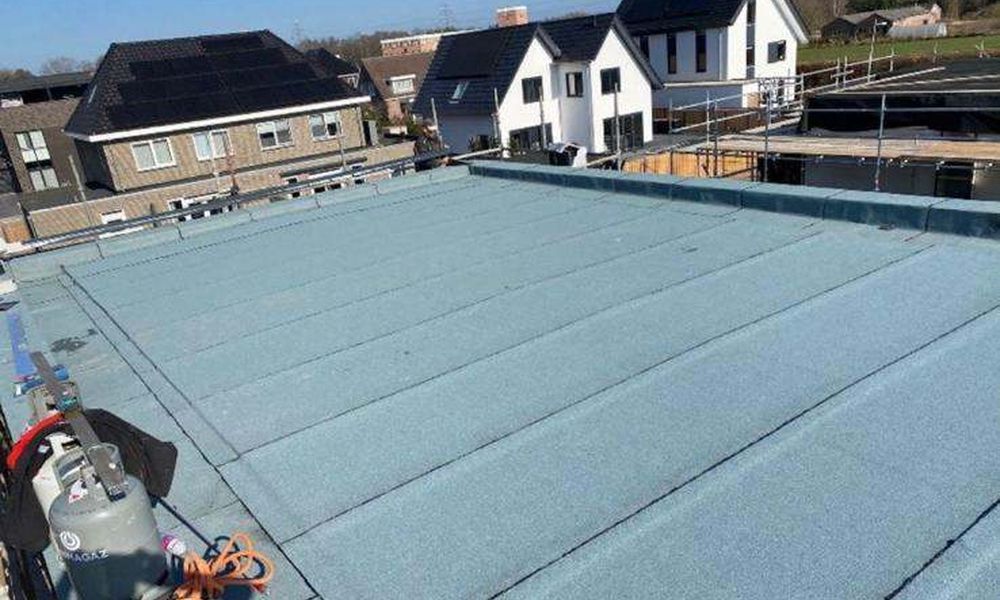 Nieuw dak in Pernis laten aanleggen Geheel nieuw plat dak aangelegd